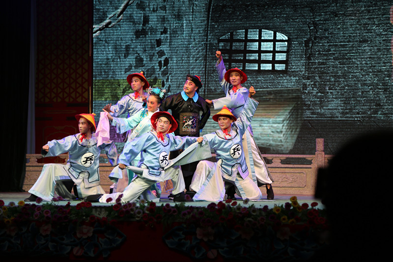          拉场戏《夜深黄三》